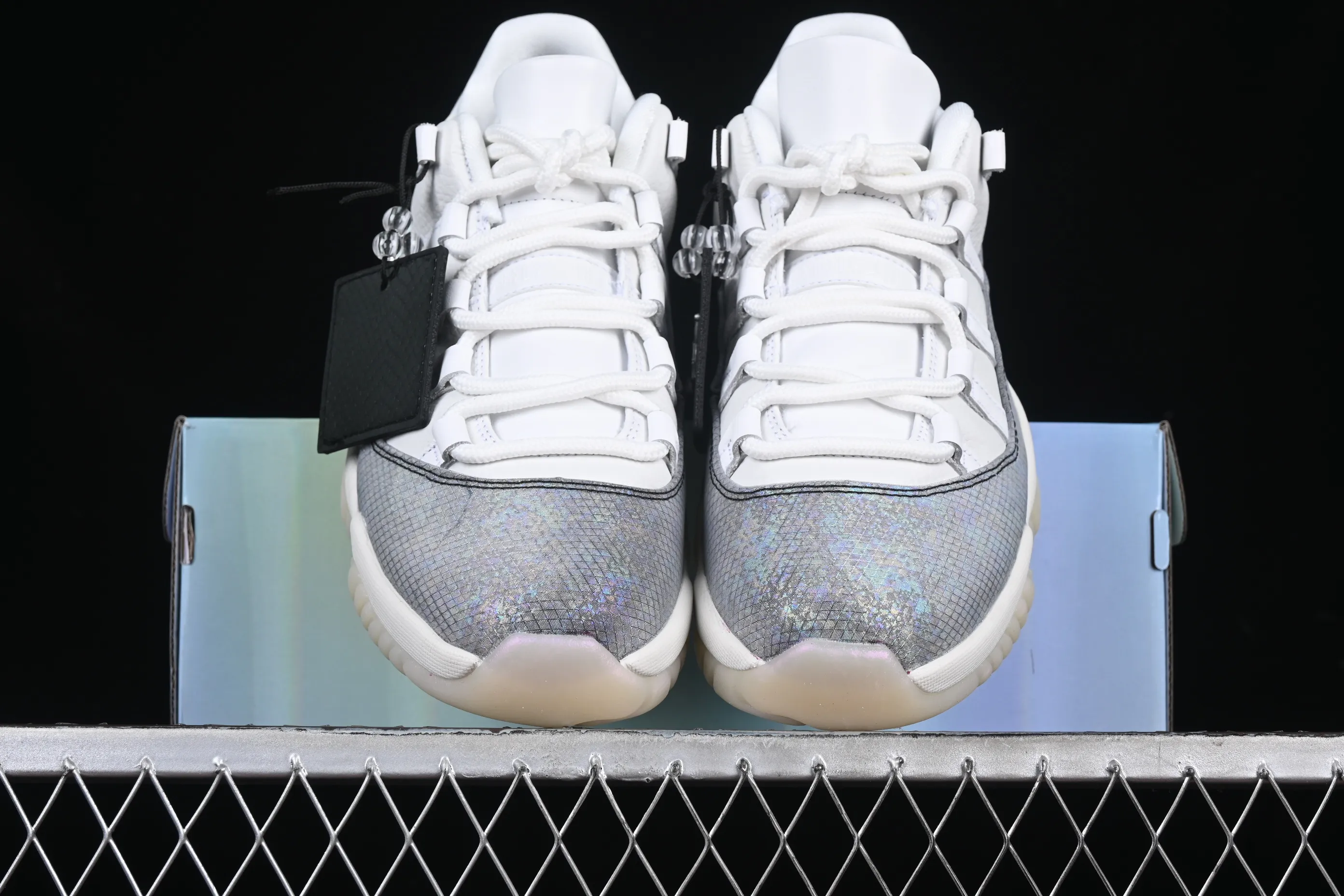 All Categories Air Jordan Jordan Series Basketball Shoes Air Jordan 11 F Version Air Jordan 11 Low "CNY" AJ11 Joe 11 Year of the Snake Limited Tear Tear Men's Cultural Basketball Shoes HQ7000-001